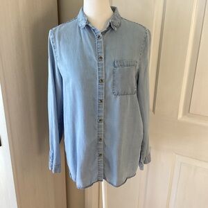 Cotton: On Light Blue Chambray Button-Down Shirt Sz XS/PP